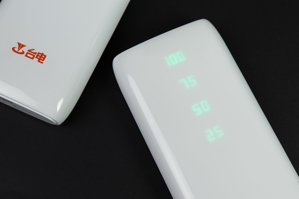 T100Y-W 10000mAh Portable Mobile Power Bank with Somatosensory Battery Indicator for Samsung Galaxy S4 i9500 S5 i9600 S3 i9300 Note 3 N9000 Note 2 N7100 iPad iPhone 4 4S 5 5S 5C HTC Nokia Sony etc.