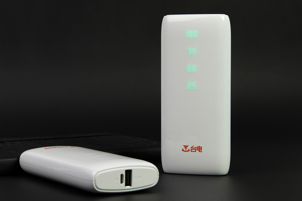T100Y-W 10000mAh Portable Mobile Power Bank with Somatosensory Battery Indicator for Samsung Galaxy S4 i9500 S5 i9600 S3 i9300 Note 3 N9000 Note 2 N7100 iPad iPhone 4 4S 5 5S 5C HTC Nokia Sony etc.