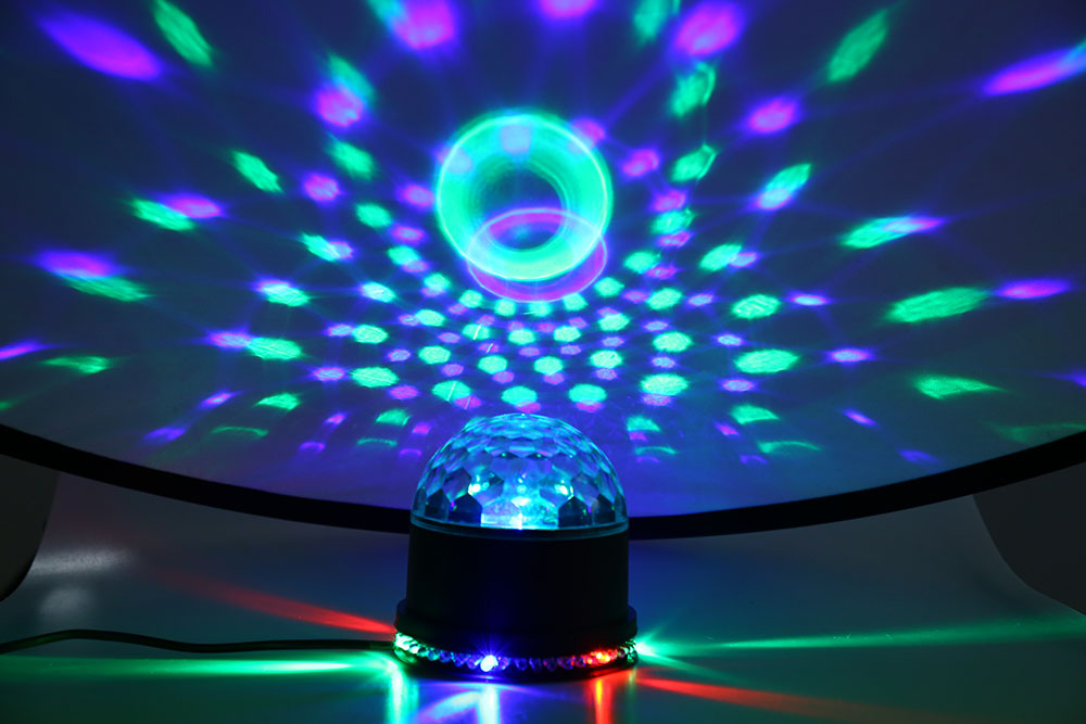 LED Color Changes RGB Sound Actived Lamp 15W 2 in 1 Mini Rotating Magic Ball Stage Light LED Color Changes RGB Sound Actived Lamp 15W 2 in 1 Mini Rotating Magic Ball Stage Light