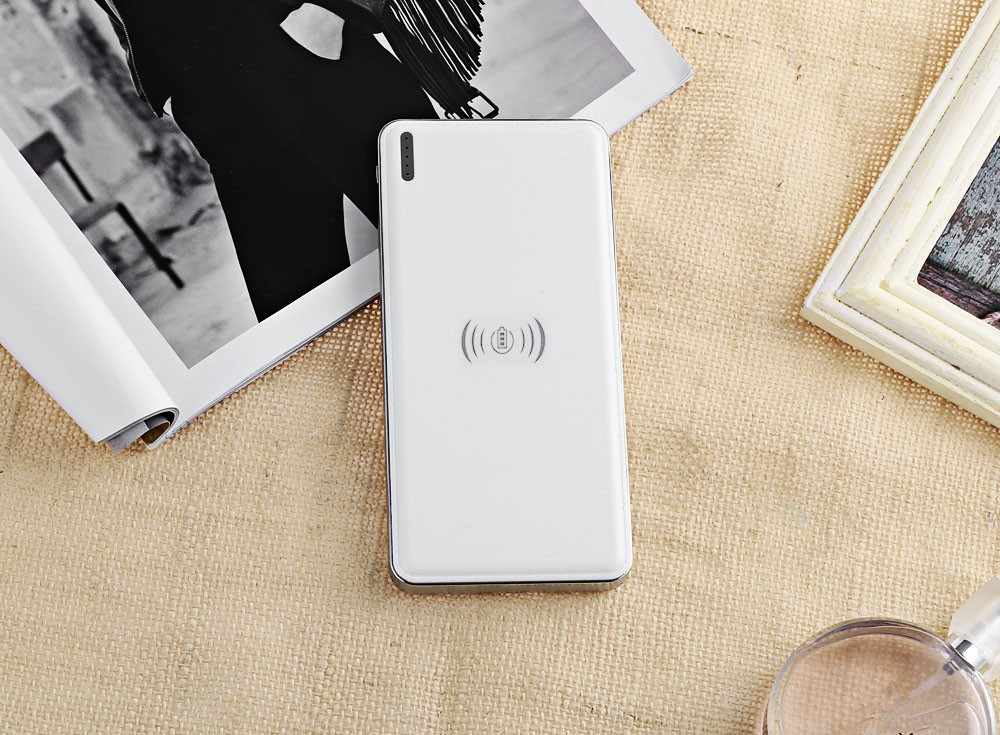 Ultra Slim Qi Wireless Charger 10000mAh Power Bank Smooth Cover Dual USB Port Ultra Slim Qi Wireless Charger 10000mAh Power Bank Smooth Cover Dual USB Port