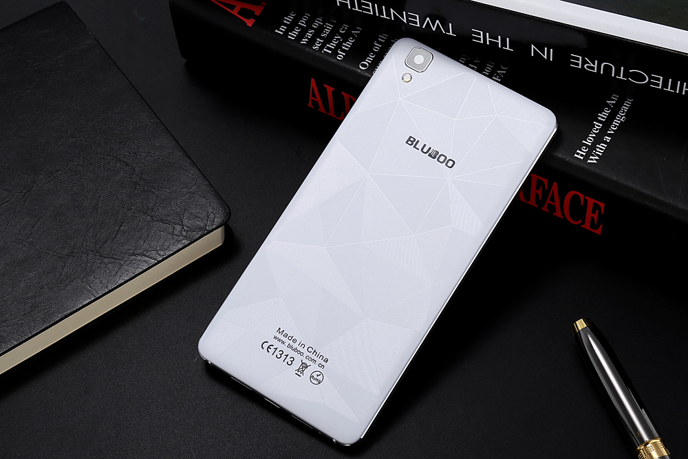 Bluboo Maya Android 6.0 5.5 inch HD Screen 3G Phablet MTK6580 Quad Core 1.3GHz 2GB RAM 16GB ROM Gravity Sensor