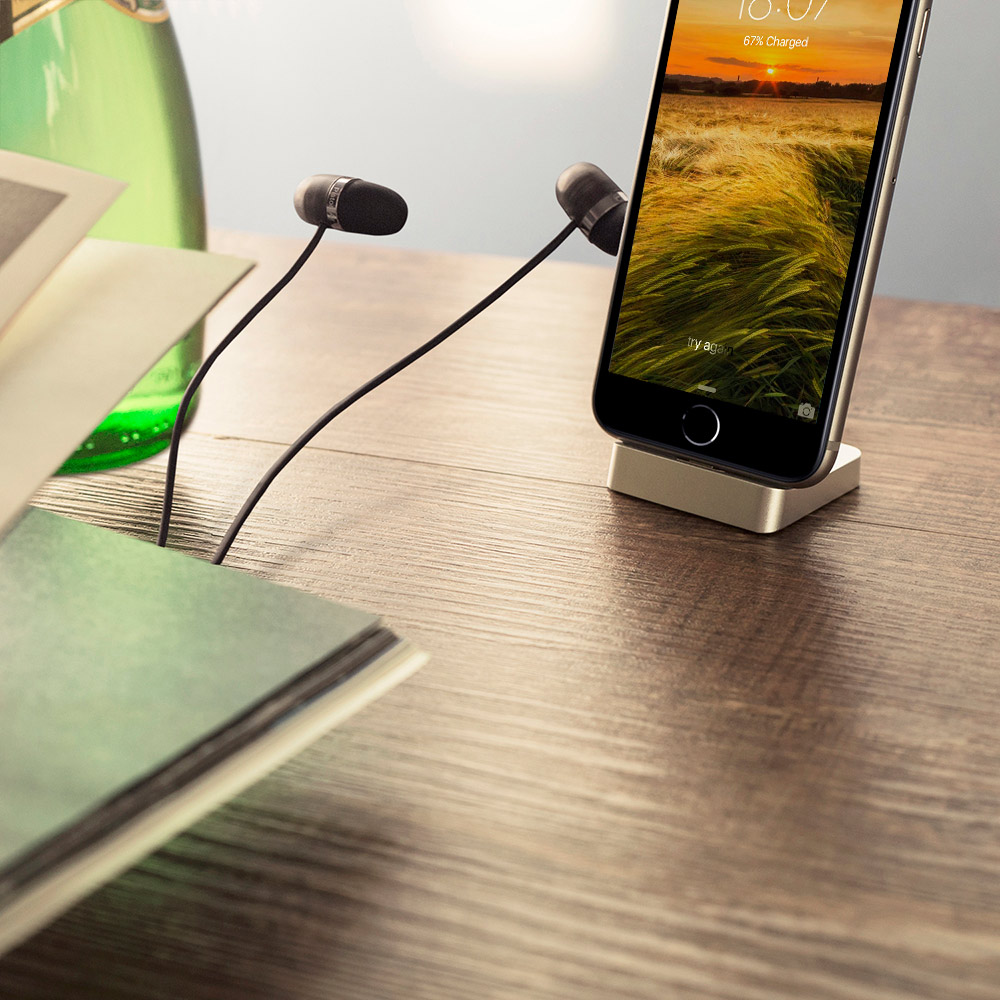 Moizen SNAP - 03 Magnetic Adapter 2.4A Quick Charging Desktop Charger Dock Cradle for iPhone Moizen SNAP - 03 Magnetic Adapter 2.4A Quick Charging Desktop Charger Dock Cradle for iPhone