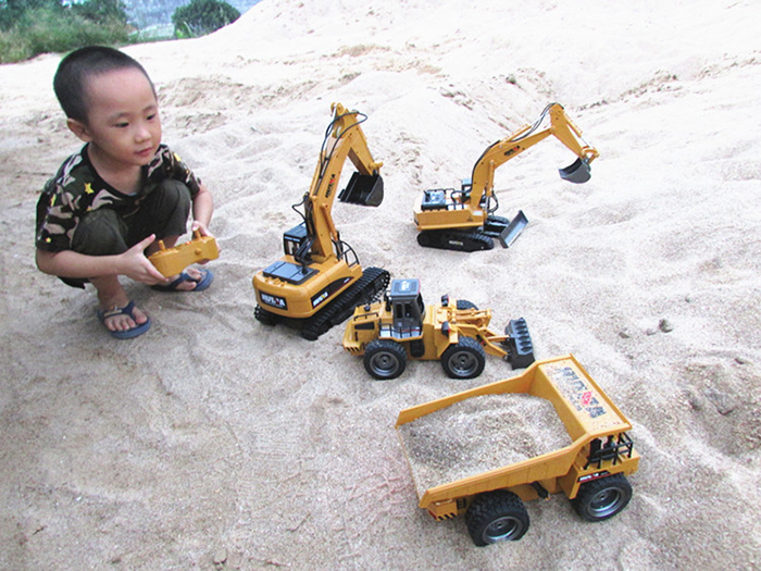 HUINA 1520 1:14 2.4GHz 6CH RC Alloy Truck Construction Vehicle HUINA 1520 1:14 2.4GHz 6CH RC Alloy Truck Construction Vehicle