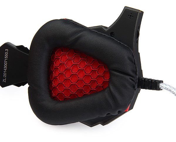 Cosonic CD - 618 Stereo Gaming Headset with Crack Line Design Volumn Control Microphone LED Light Cosonic CD - 618 Stereo Gaming Headset with Crack Line Design Volumn Control Microphone LED Light
