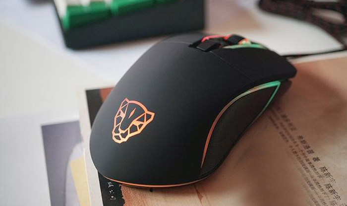 Motospeed V30 Professional USB Wired Gaming Mouse with LED Backlit Display Motospeed V30 Professional USB Wired Gaming Mouse with LED Backlit Display