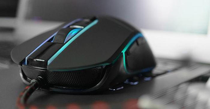 Motospeed V30 Professional USB Wired Gaming Mouse with LED Backlit Display Motospeed V30 Professional USB Wired Gaming Mouse with LED Backlit Display