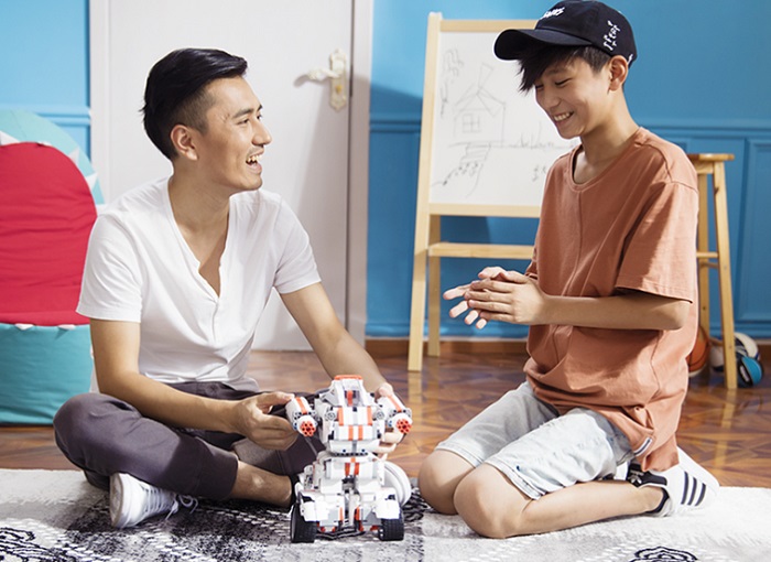 Xiaomi MITU DIY Mobile Phone Control Self-assembled Robot Building Block Toy Xiaomi MITU DIY Mobile Phone Control Self-assembled Robot Building Block Toy