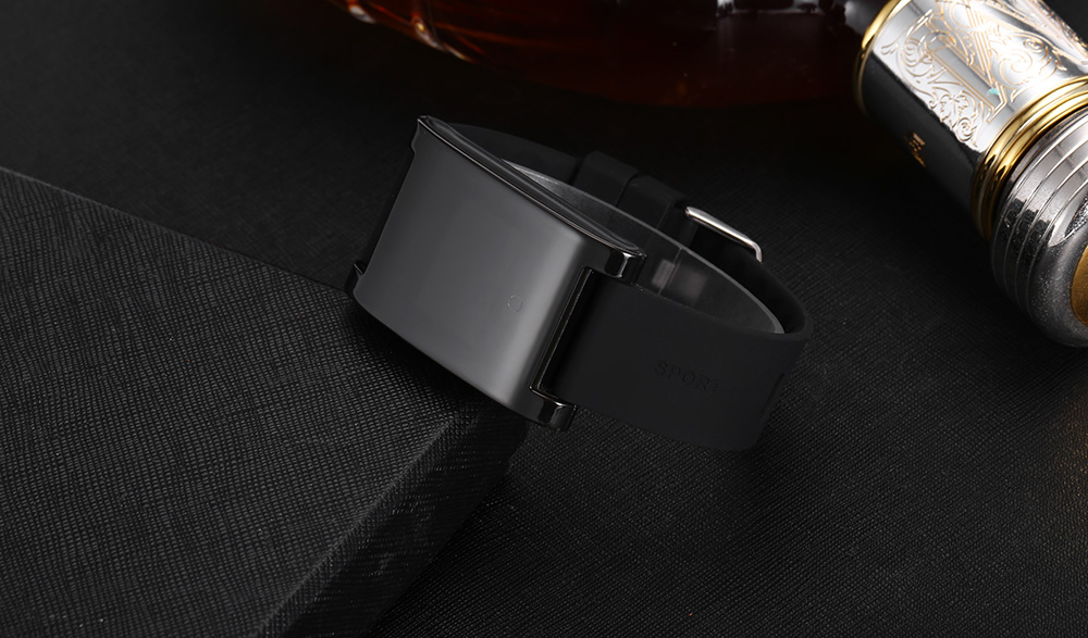DOMINO DM68 Smartband Android iOS Compatible Blood Pressure / Heart Rate Monitor Remote Camera Find Phone Calorie Consumption IP67 Waterproof DOMINO DM68 Smartband Android iOS Compatible Blood Pressure / Heart Rate Monitor Remote Camera Find Phone Calorie Consumption IP67 Waterproof